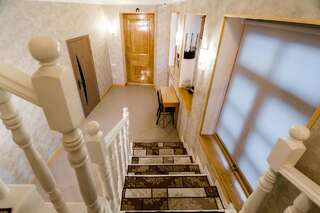 Гостевой дом Holiday House Тбилиси Улучшенный четырехместный номер-6
