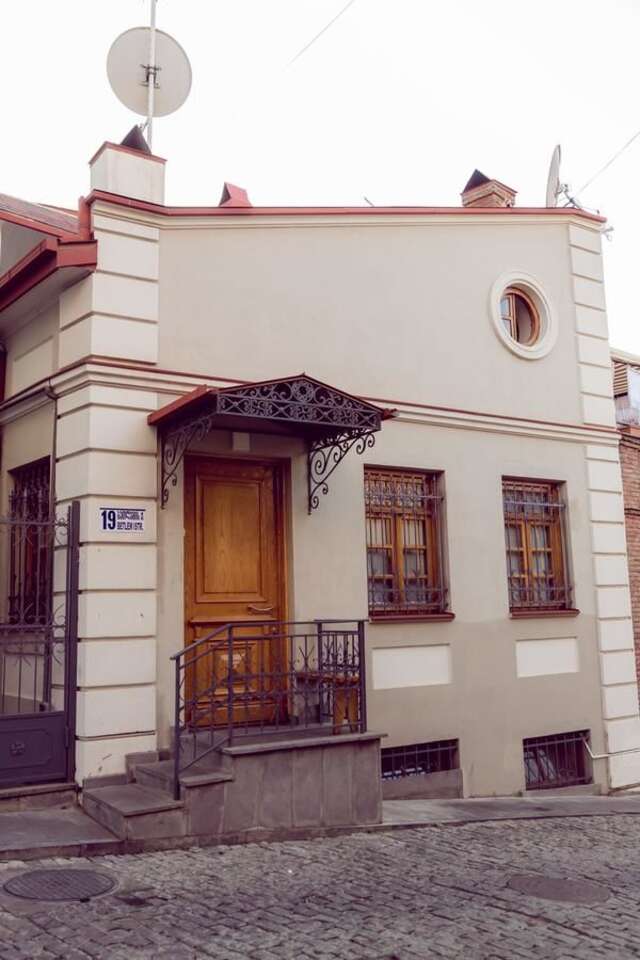 Гостевой дом Holiday House Тбилиси-4